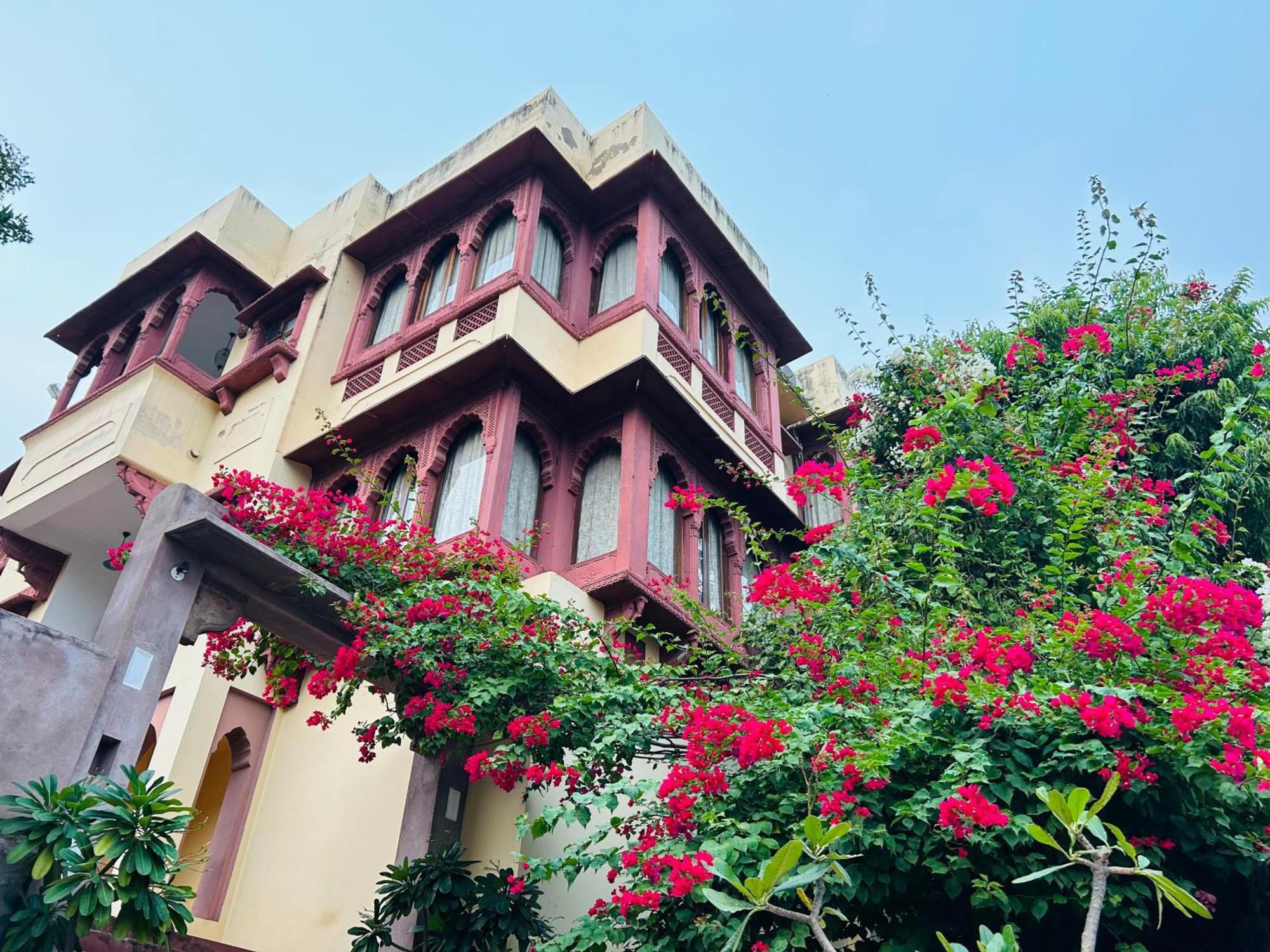 Adhbhut Hotel Jaipur Exterior photo